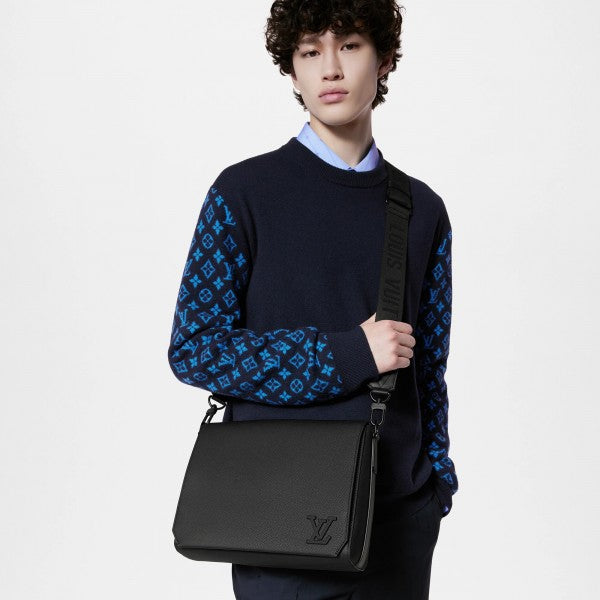 Louis Vuitton LV Aerogram Takeoff Unisex Messenger Bag With Dust Bag & Tag ·Messenger Bag (Bag)