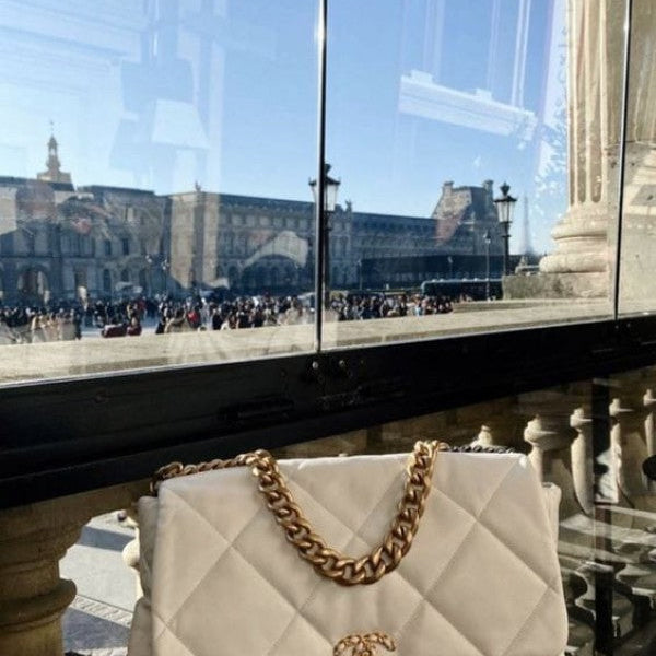 Chanel Lambskin Flap Shoulder Bag With Original Box And Bills White 