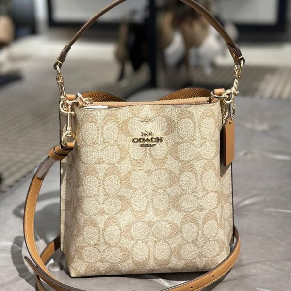 Coach Mollie 22 Bucket Bag With Original Box (Collectors Edition)