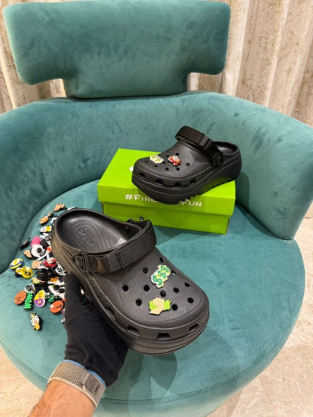 Crocs Classic Hiker Clog New Each Pair With 4 Charm Jibbitz Black Clogs