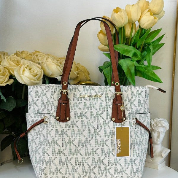 Michael Kors MK Voyager Tote Bag With Side Pocket & Dust Bag (White - 972)