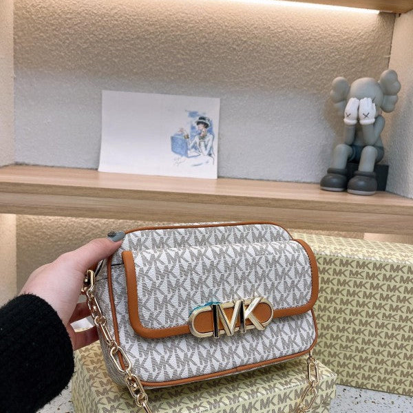Michael Kors Parker camera Bag With OG Box & Dust Bag 100830 Beige