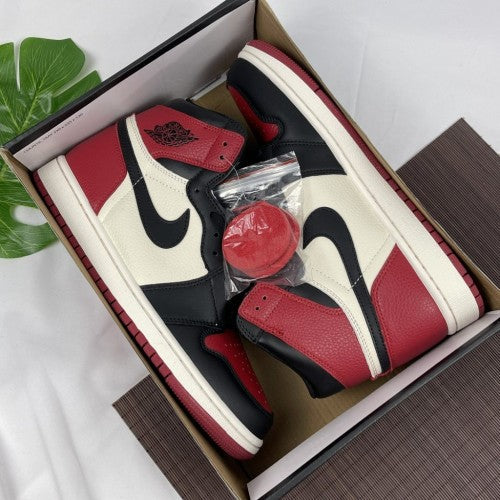 Nike Jordan Retro 1 Bred Toe Leather Semi UA Shoes