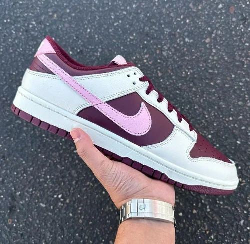 Nike SB Dunk Low Valentine WMN – Shoes