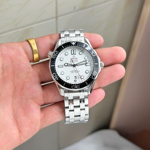 Omega Seamaster 300 – Watch (Classic)