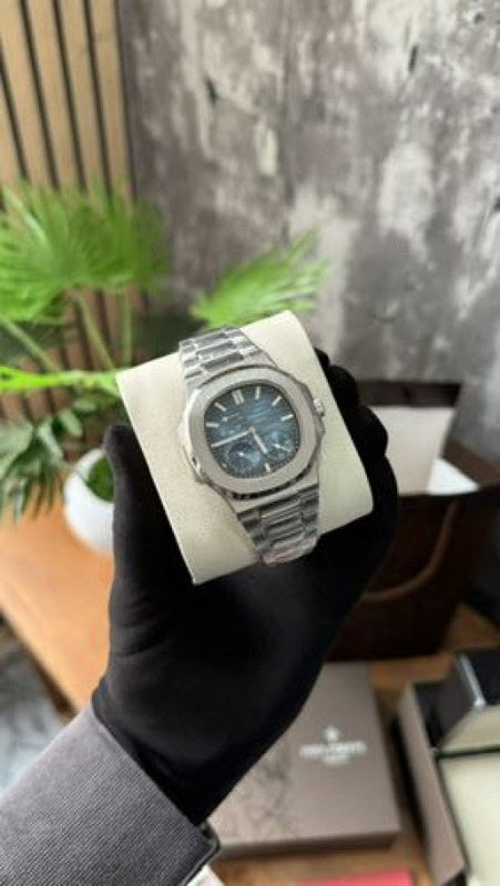 Patek Philippe 5711 Nautilus – Watch (5711 Nautilus Classic)