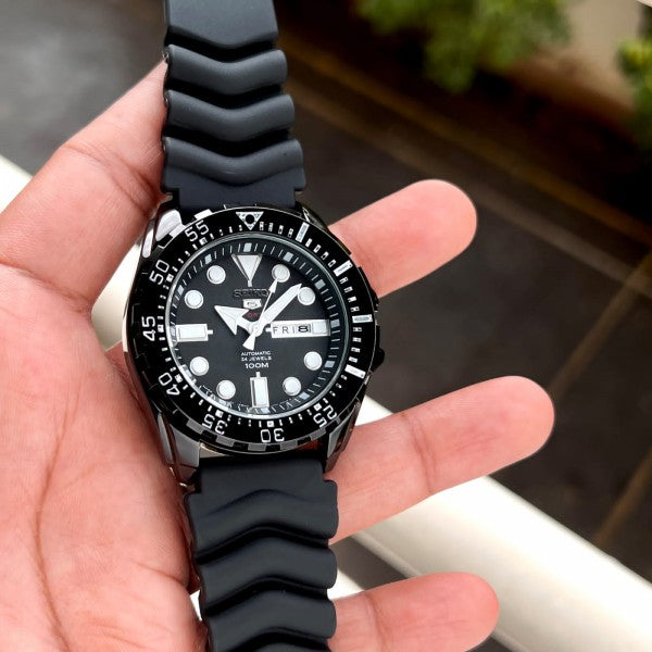 Seiko 5 Sports Watch (Classic Style)