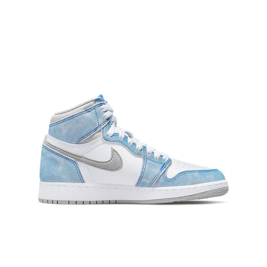 WMNS Nike Air Jordan Retro 1 High Hyper Royal Shoes
