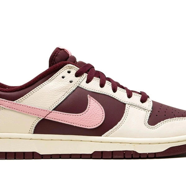WMNS Nike Dunk Low Valentine Day